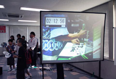 �ΐ�͗l�����j�^�[���p���Ă���ʐ^