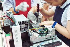 �l�W���߂��Ă���l�q