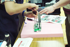 �e���r�`���[�i�[�J�[�h�ƃ��f���J�[�h�����t���Ă���ʐ^