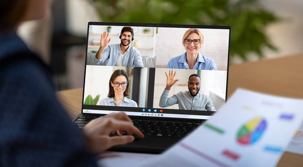 周囲の雑音やキータイプ音などを自動でカットしてくれる