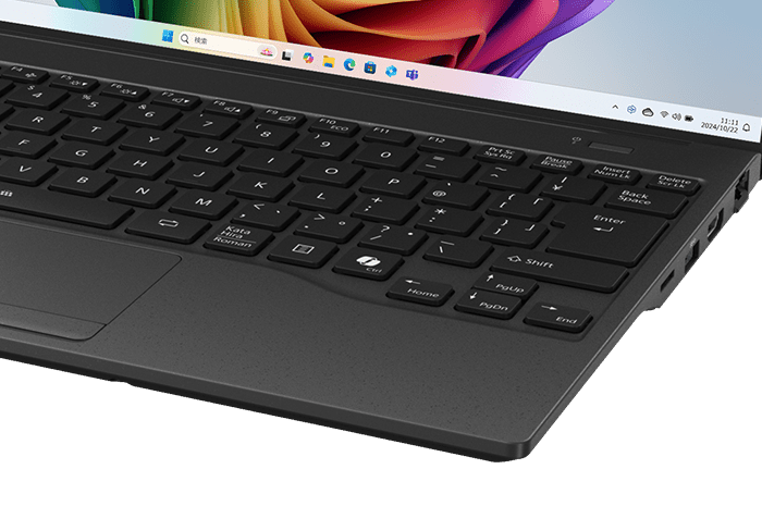 FMV Note U（UA-K1）のキーボード。カーソル横にCopilotキーを配置